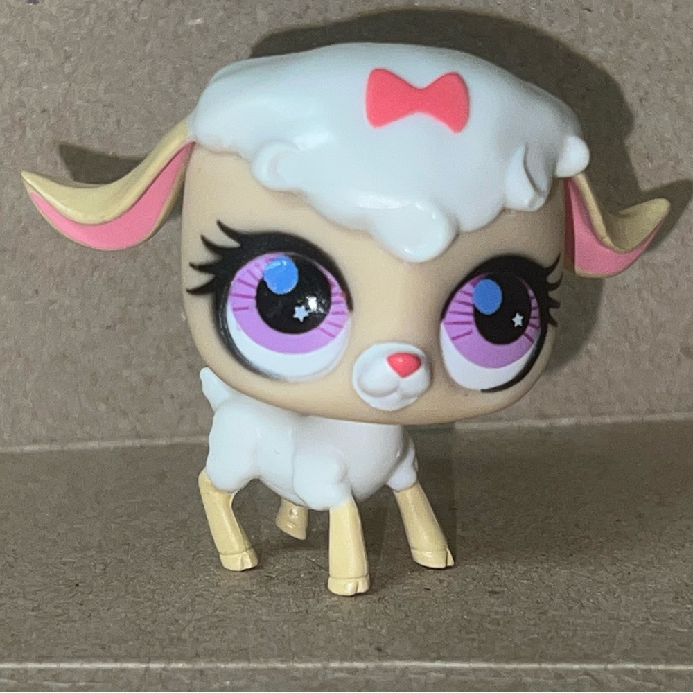 Vintage Littlest Pet Shop Lamb Figure Pink Bow Purple Eyes Hasbro Model # 2741